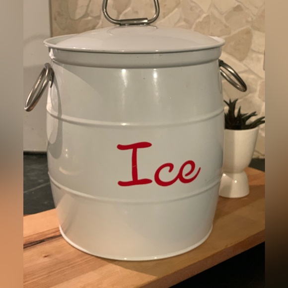 TAG | Vintage Look Enamel White Ice Bucket - Picture 1 of 9
